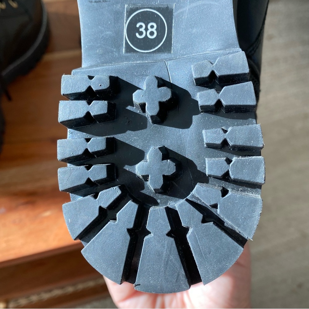 New Carvela Salute Chain Moto Boots - Picture 6 of 9